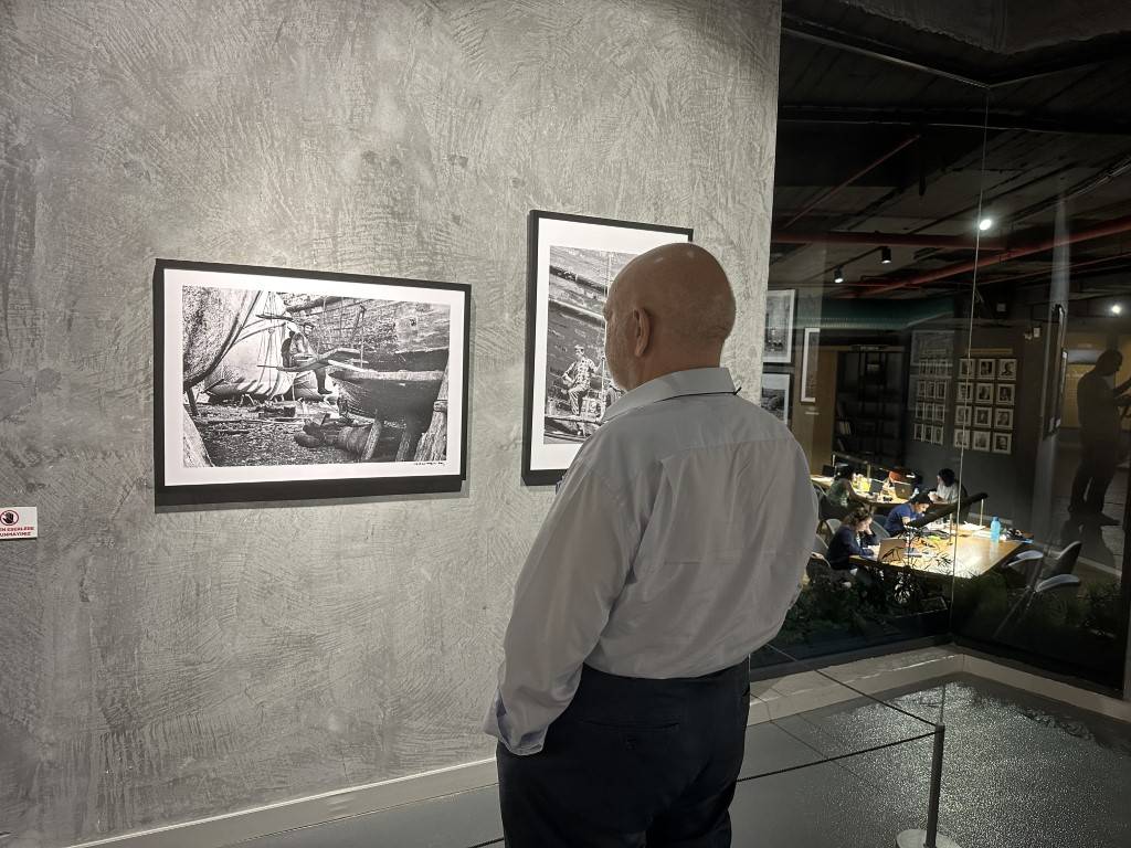 İzzet Keribar'ın "Efsunlu Şehir" sergisi sanatseverlerle buluştu 8